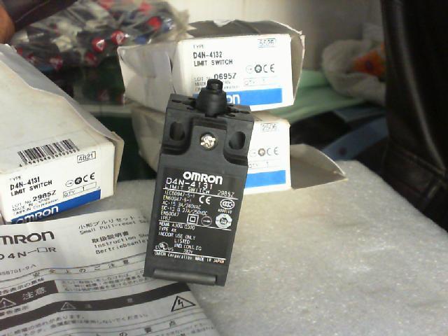 Travel switch / original Zhuang Japan / OMRON OMRON/ limit switch /D4N--4131[Japanese manufacturing]