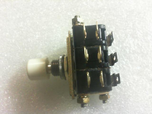 OMRON OMRON 2VAQ push button switch 250VAC/15A/125VAC/6A reset switch nine feet