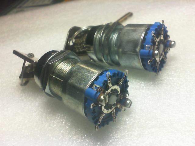 Import band switch LOWE... Key switch. Five feet. Band two knife. 3.