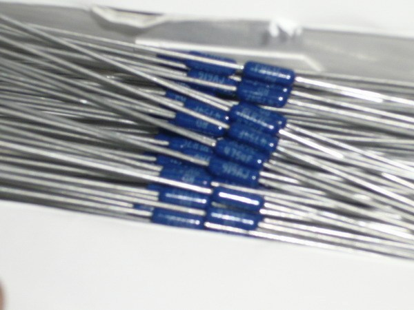 VISHAY DALE dark blue 0.25W 1/4W Low Noise Precision Resistor