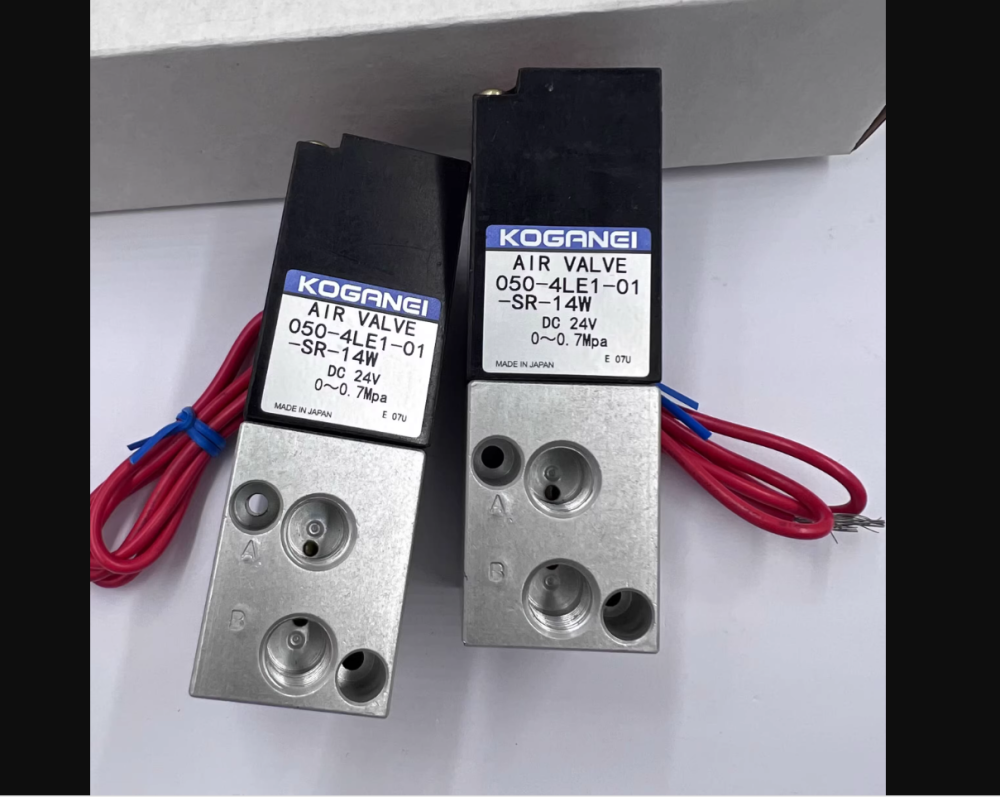new Japanese original authentic KOGANEI solenoid valve 050-4LE1 050-4LE1-01-SR-14W DC24V Spot