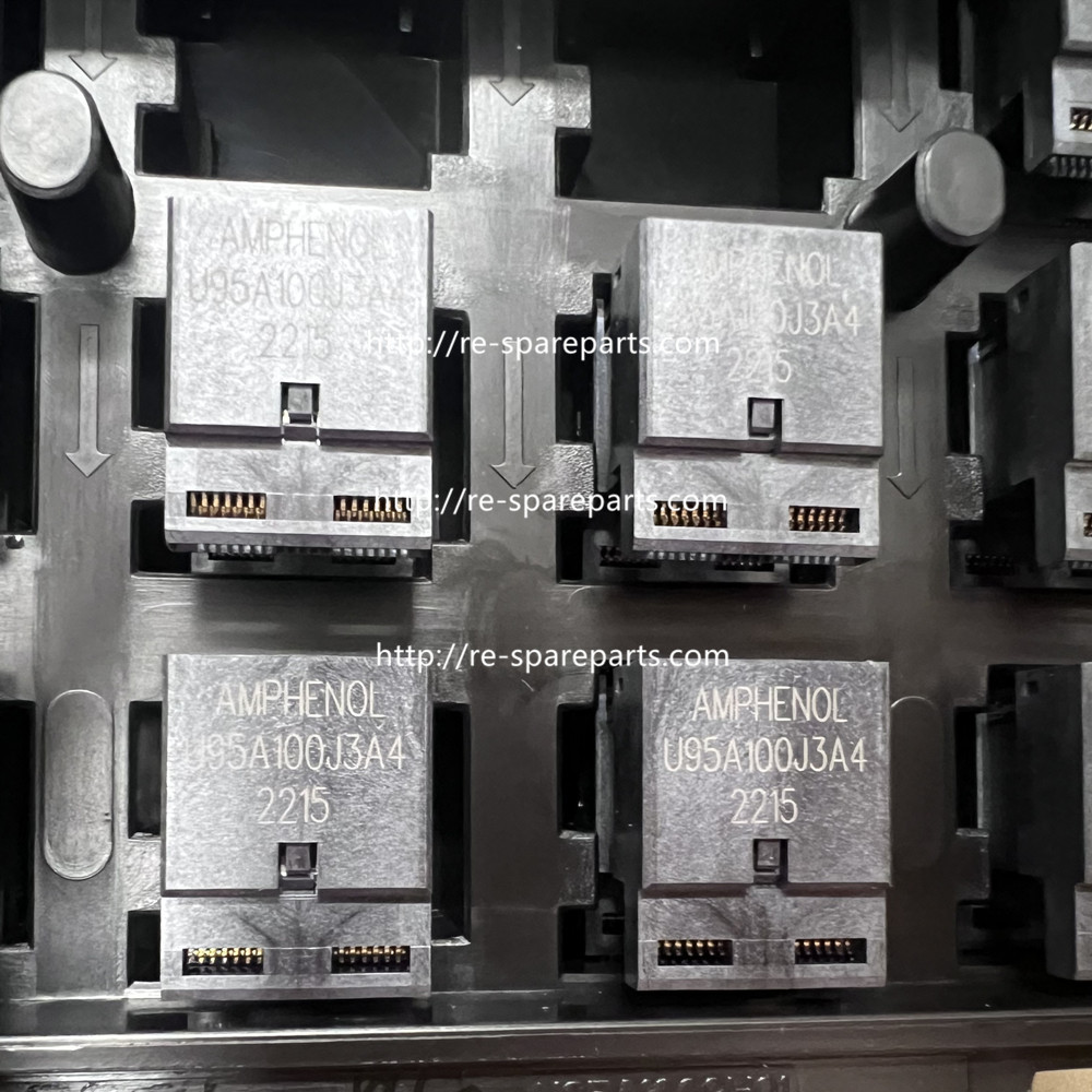 U95A100J3A4 Original Amphenol QSFP+ Cage UltraPort High Speed I/O Connector For Server Network Switch