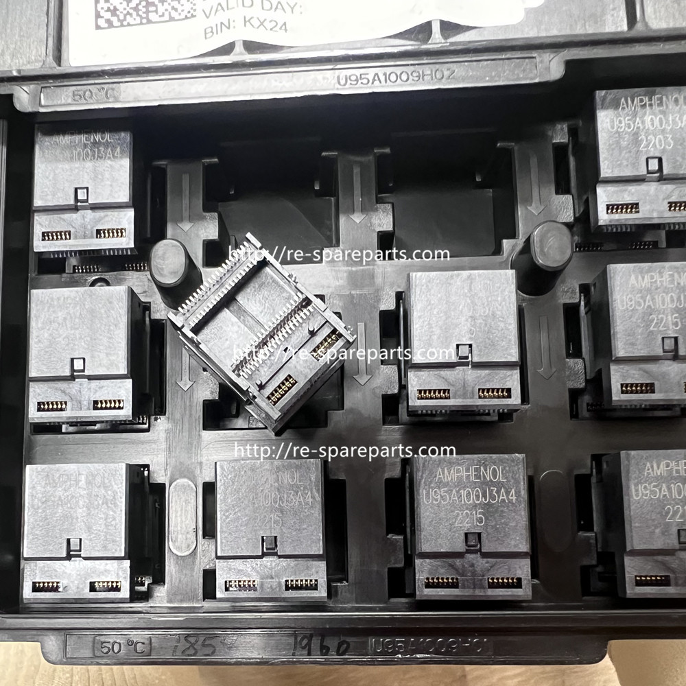U95A100J3A4 Original Amphenol QSFP+ Cage UltraPort High Speed I/O Connector For Server Network Switch