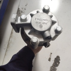 10647060-6 副箱气缸总成,Tianjin Tongxing Auto Parts Co., Ltd.,10647060-6 副箱气缸总成