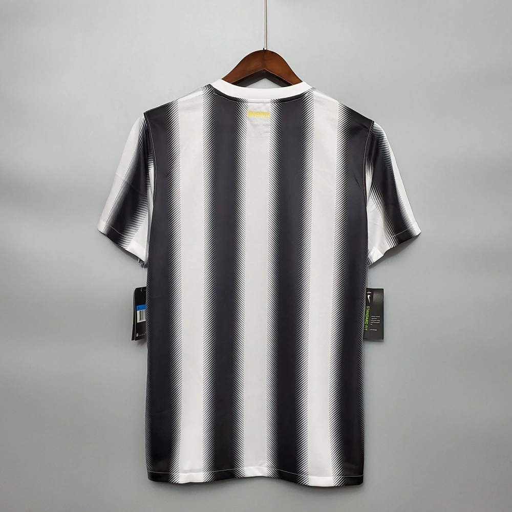 2011-12  Juventus Retro Jersey Home