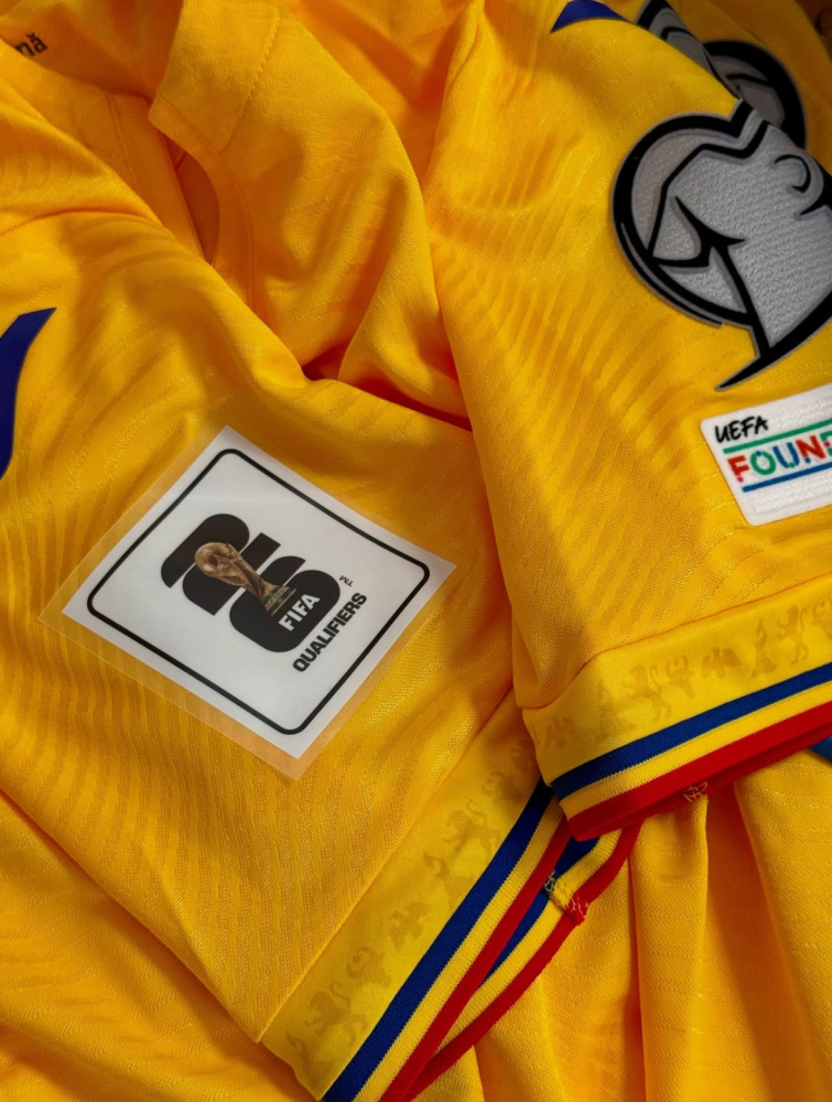 Romania's home football jersey for 2025-26