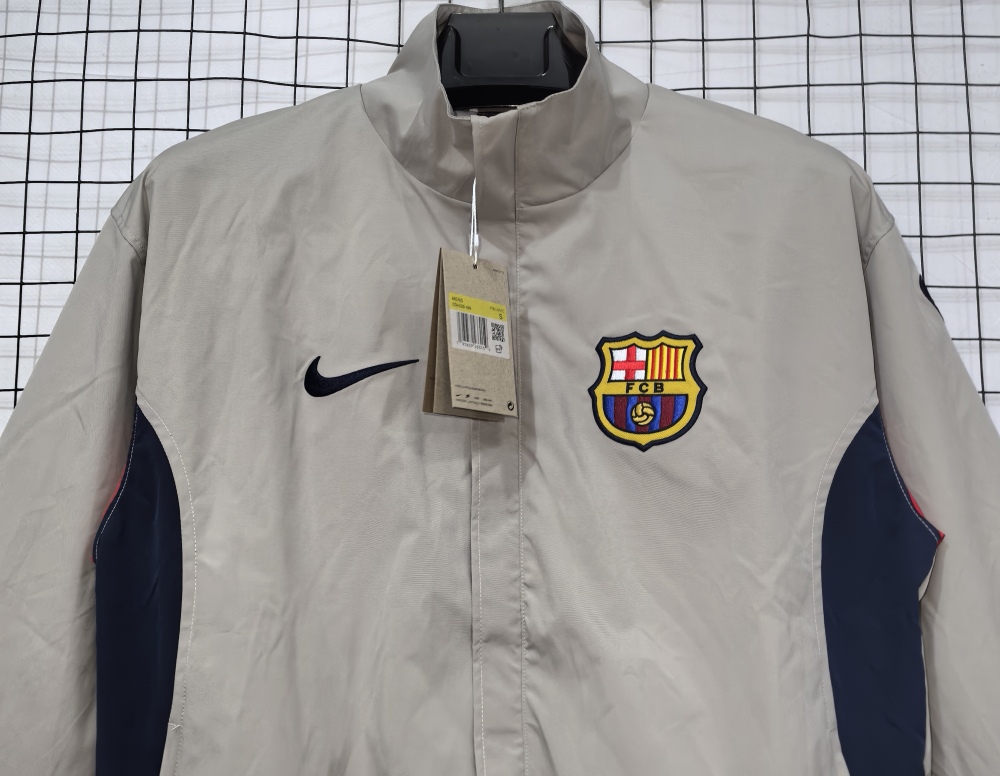 26-27 Barcelona Cacibaretto Windproof Clip
