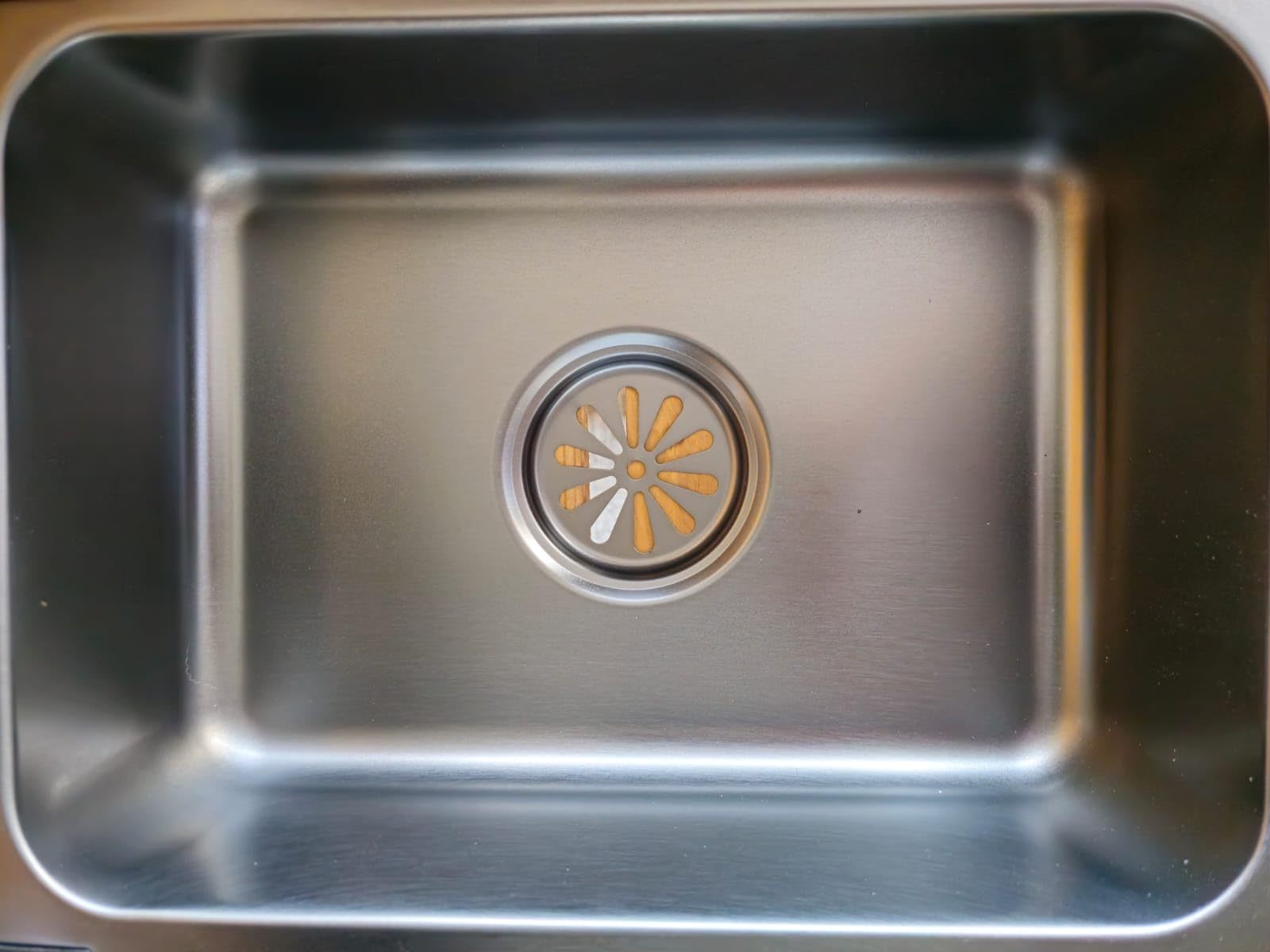 Kitchen Sink with Smart Digital Display, Double Waterfall and 10 Accessories, 75 * 46 * 22cm, 304 Stainless Steel Kitchen Sinks, Black Kitchen Sink