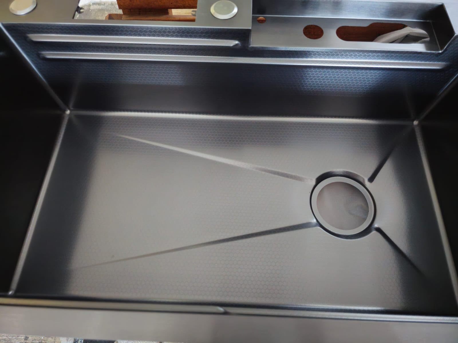 Kitchen Sink with Smart Digital Display, Double Waterfall and 10 Accessories, 75 * 46 * 22cm, 304 Stainless Steel Kitchen Sinks, Black Kitchen Sink