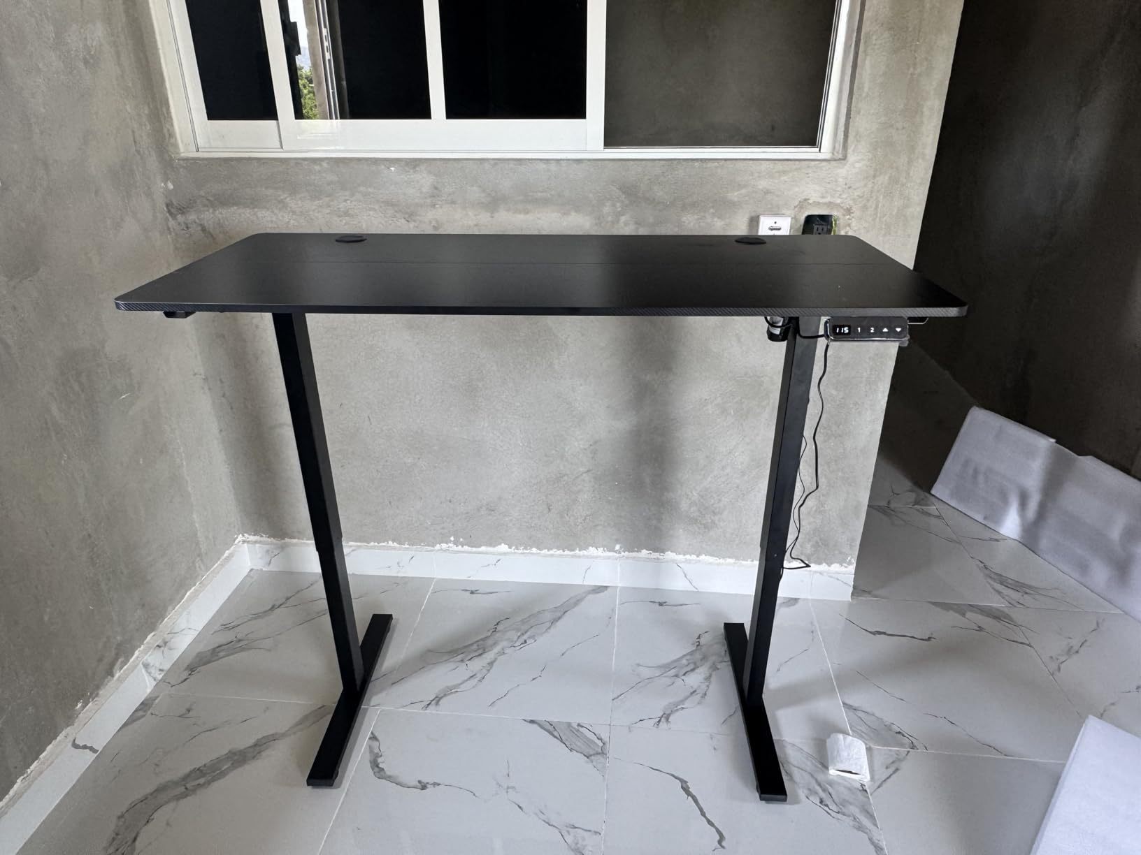 WELIKERA Large Adjustable Height Electric Lifting Desk 140 x 60 cm, Standing Gamer Desk for Home Office, with Memory and Metal T-Stand, Rustic Brown