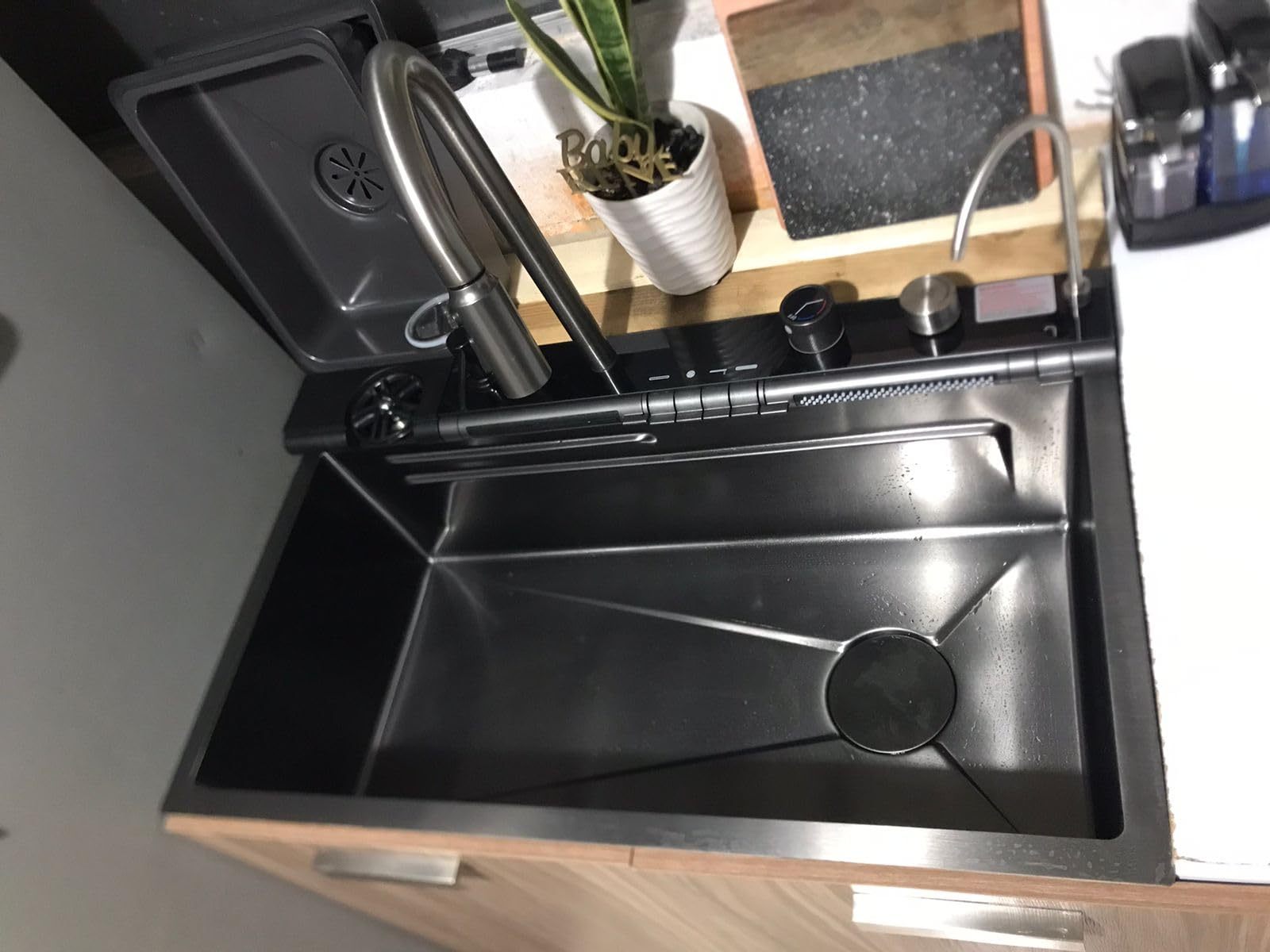Kitchen Sink with Smart Digital Display, Double Waterfall and 13 Accessories, 80 * 46 * 22cm, 304 Stainless Steel Kitchen Sinks, Black Kitchen Sink, Upgraded Version.