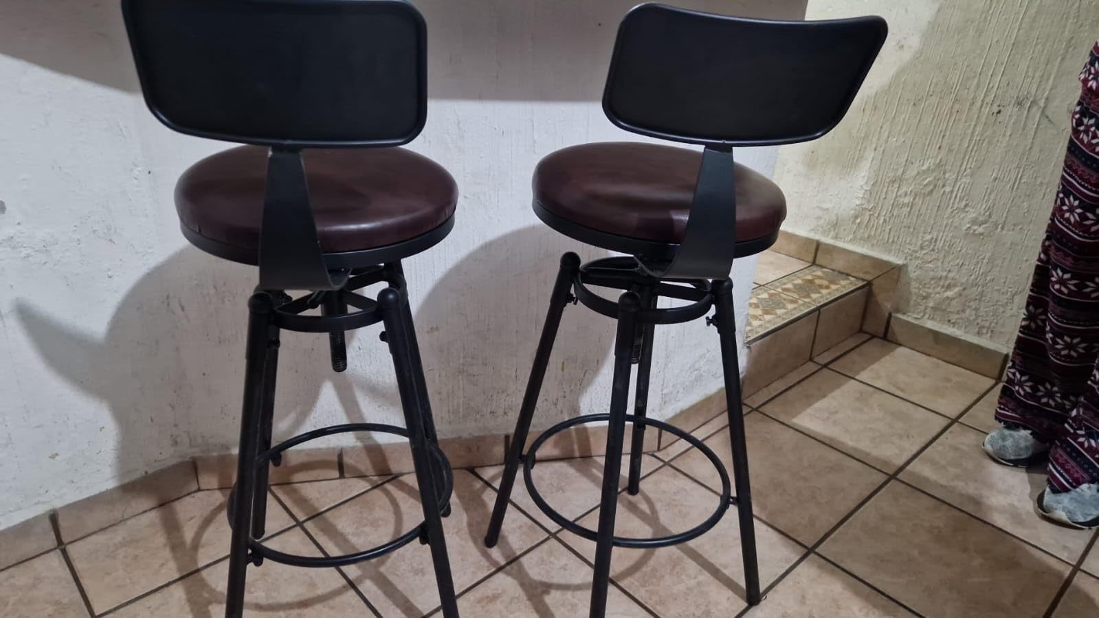 GARUISKY Adjustable Bar Chairs with Backrest and Padded Seat - High Metal Bench for Kitchen and Bar - Industrial Style