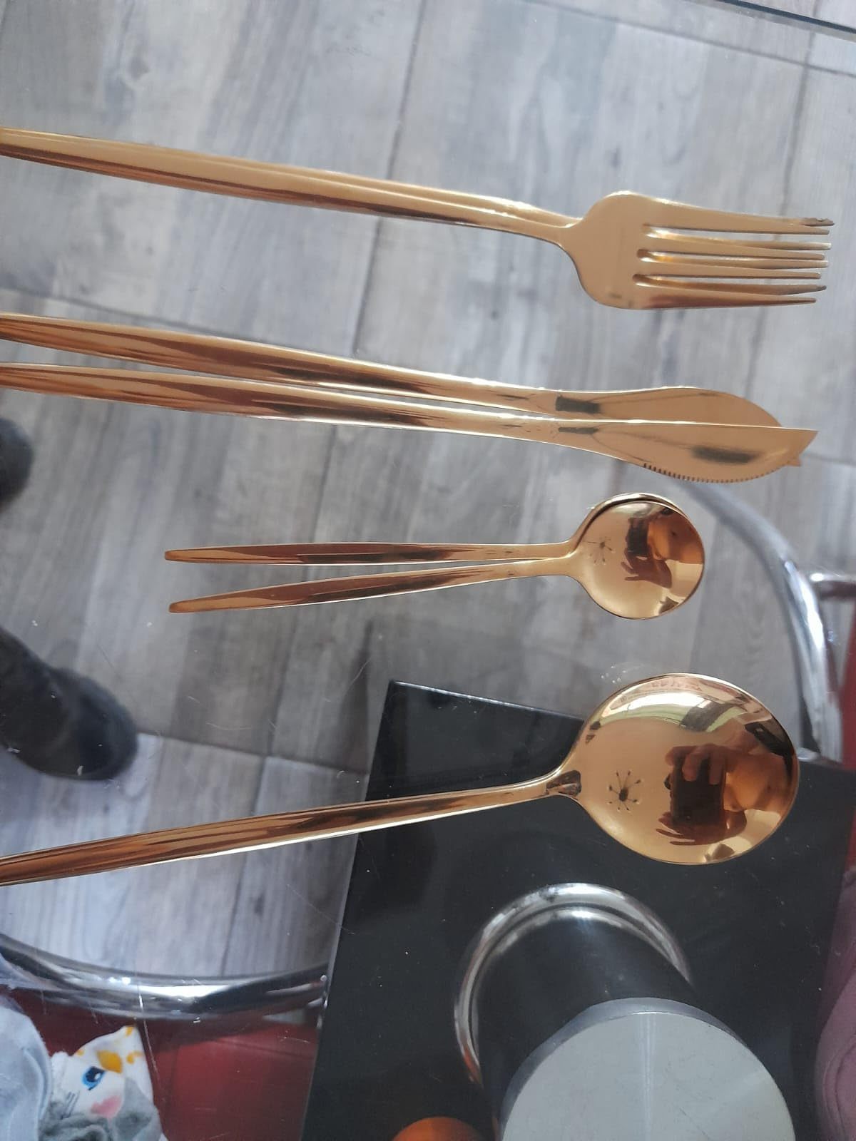 LINGLUCKY 40 Pieces 304 Stainless Steel Cutlery Set, Stainless Steel Set for 10, Includes Knives, Spoons, Kitchen Utensils, Ideal for Family Gatherings and Everyday Use(Gold)