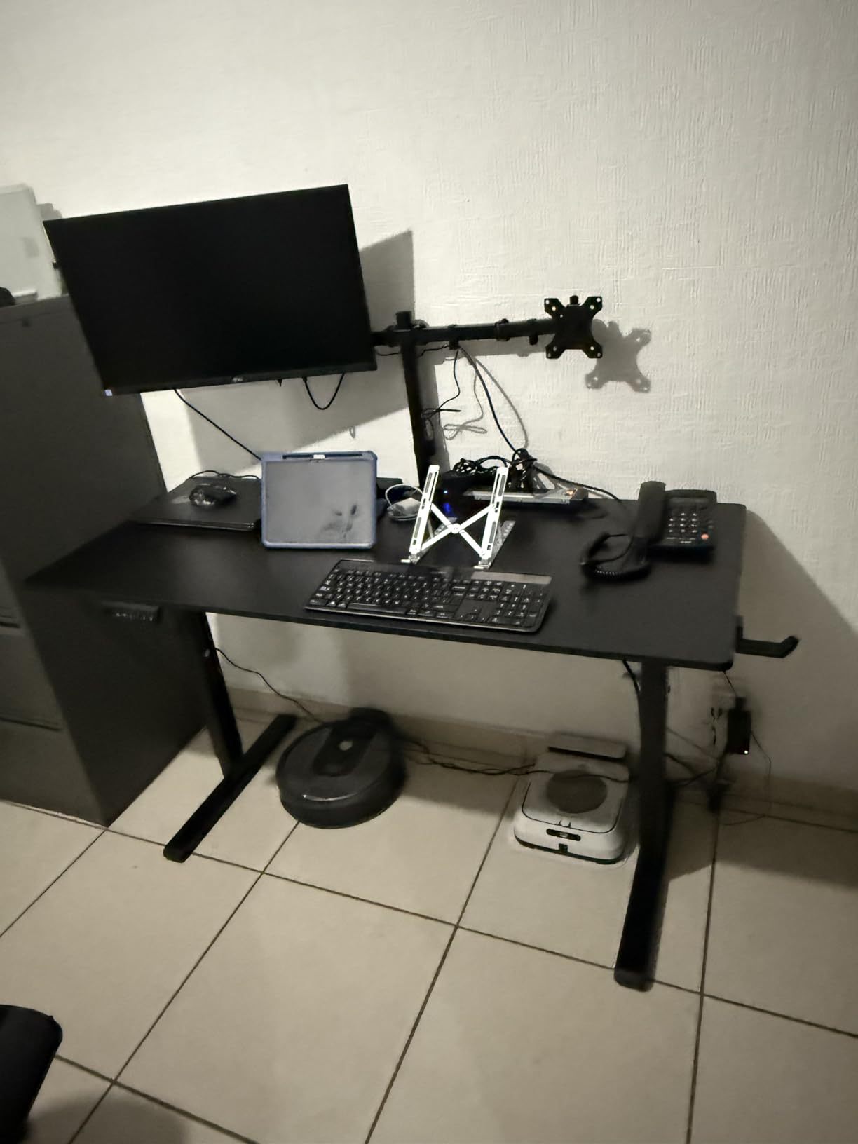 FURRIFIC Electric Lifting Desk, Height Adjustment with Memory (Black, 140X60CM)