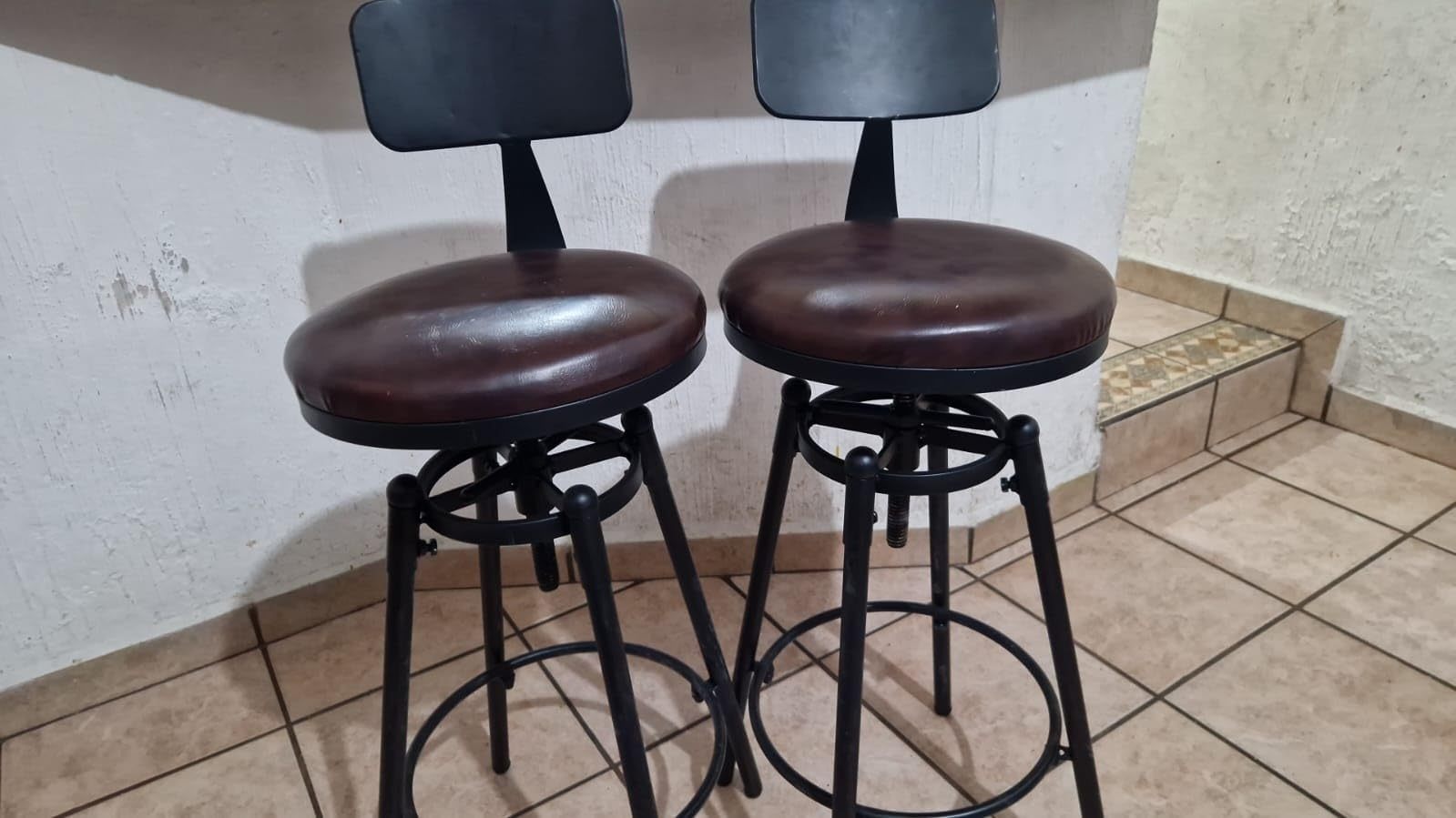 GARUISKY Adjustable Bar Chairs with Backrest and Padded Seat - High Metal Bench for Kitchen and Bar - Industrial Style