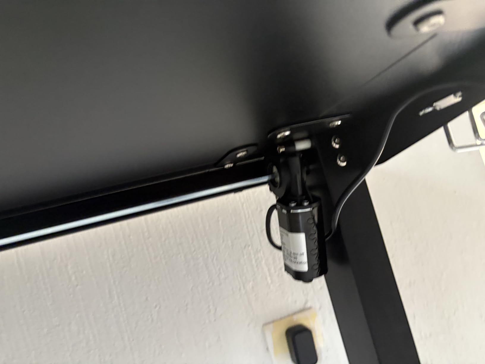 FURRIFIC Electric Lifting Desk, Height Adjustment with Memory (Black, 140X60CM)
