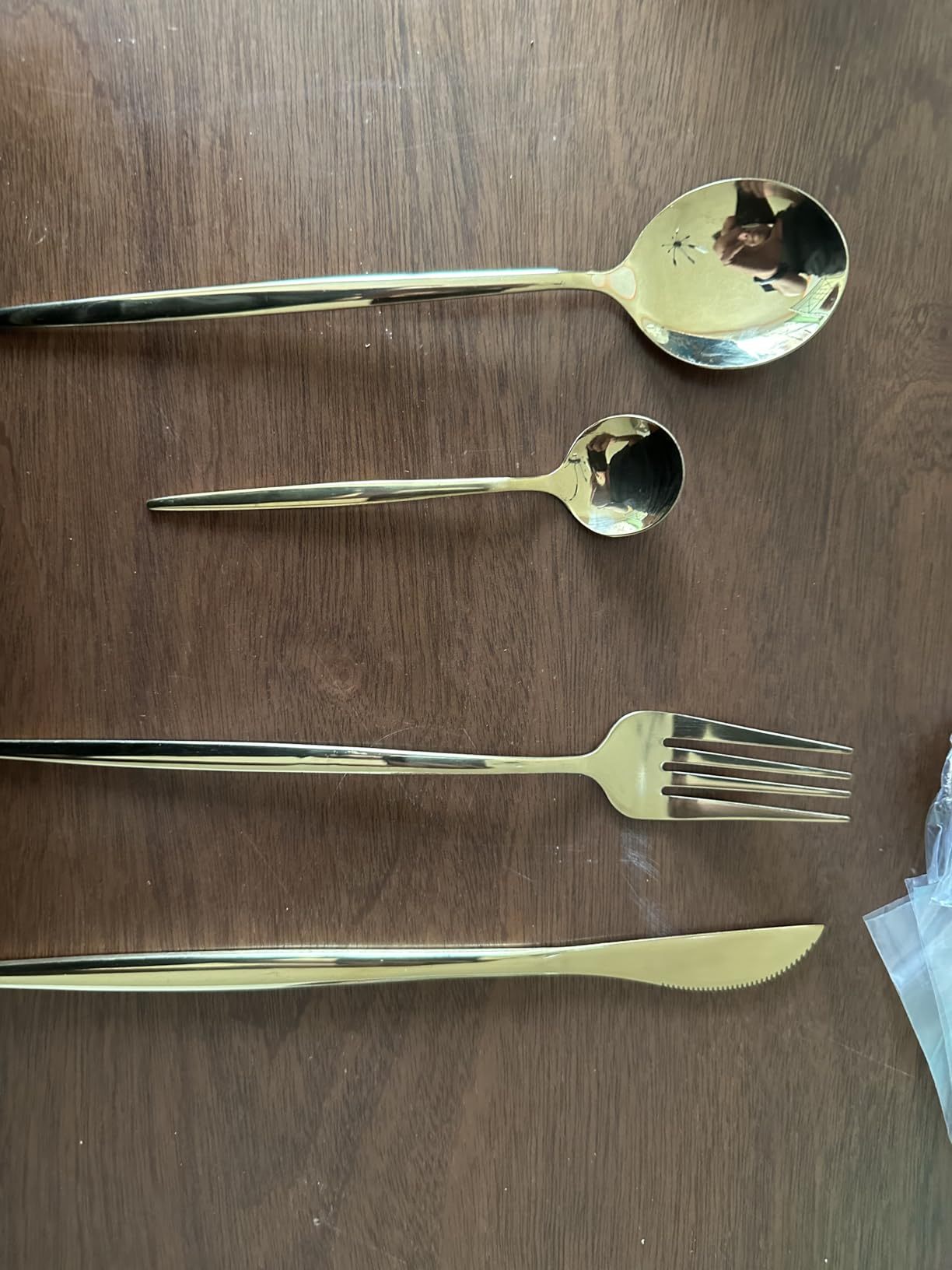 LINGLUCKY 40 Pieces 304 Stainless Steel Cutlery Set, Stainless Steel Set for 10, Includes Knives, Spoons, Kitchen Utensils, Ideal for Family Gatherings and Everyday Use(Gold)