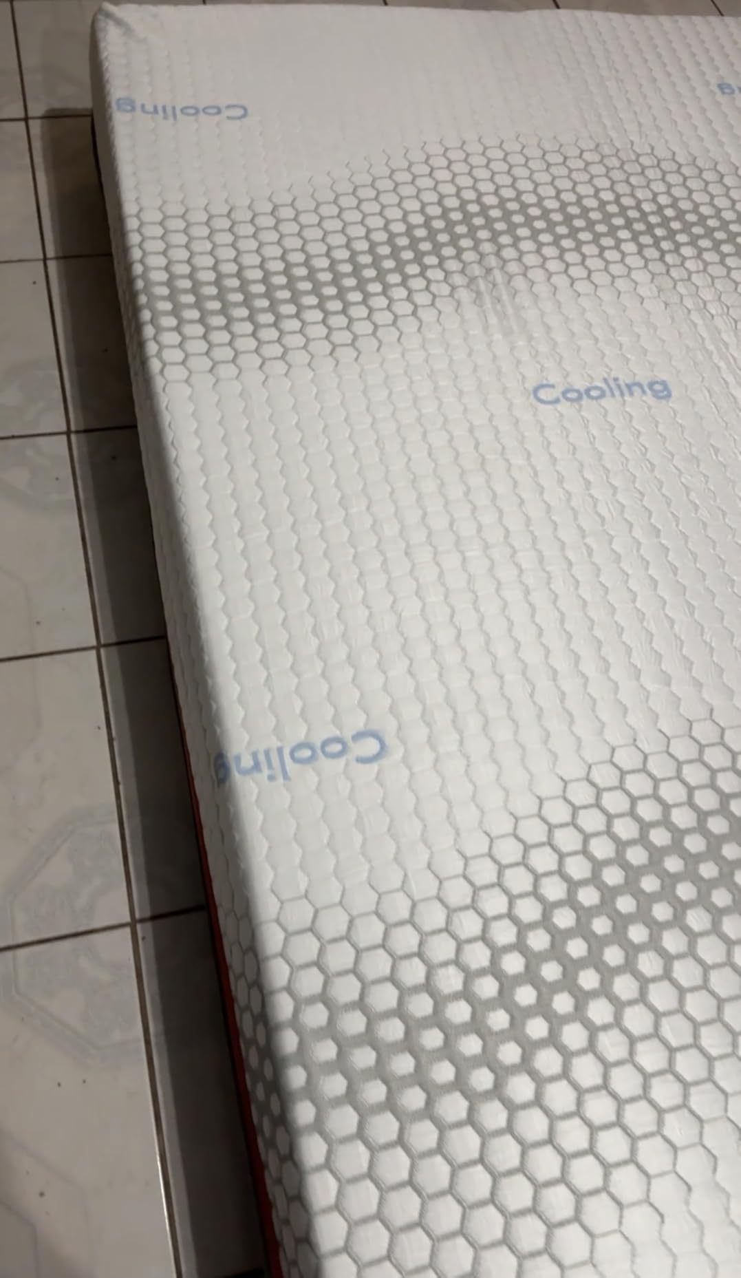 FURRIFIC Double Mattress 25cm, Memory Foam Double Mattress with Cooling Gel, Zero Motion Transfer, Ergonomic Support, Breathable and Packed in Box