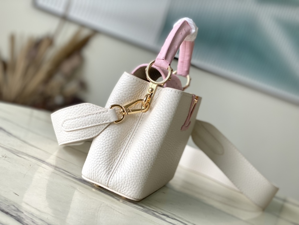 Louis Vuitton Capucines BB handbag