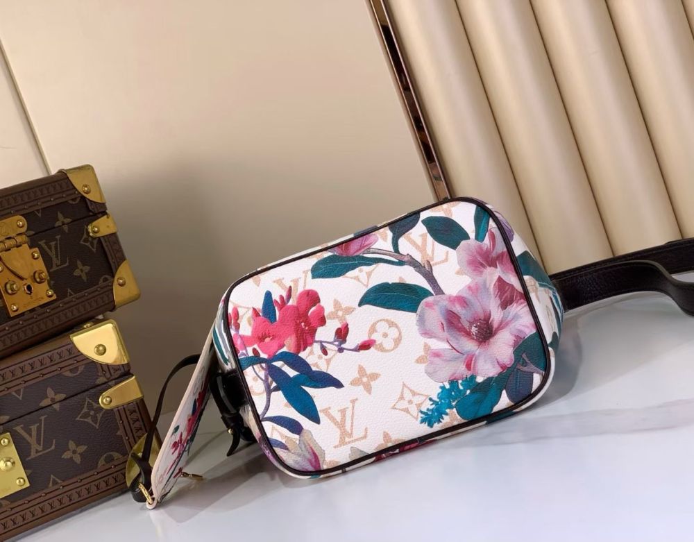 NéoNoé Medium Bucket Bag