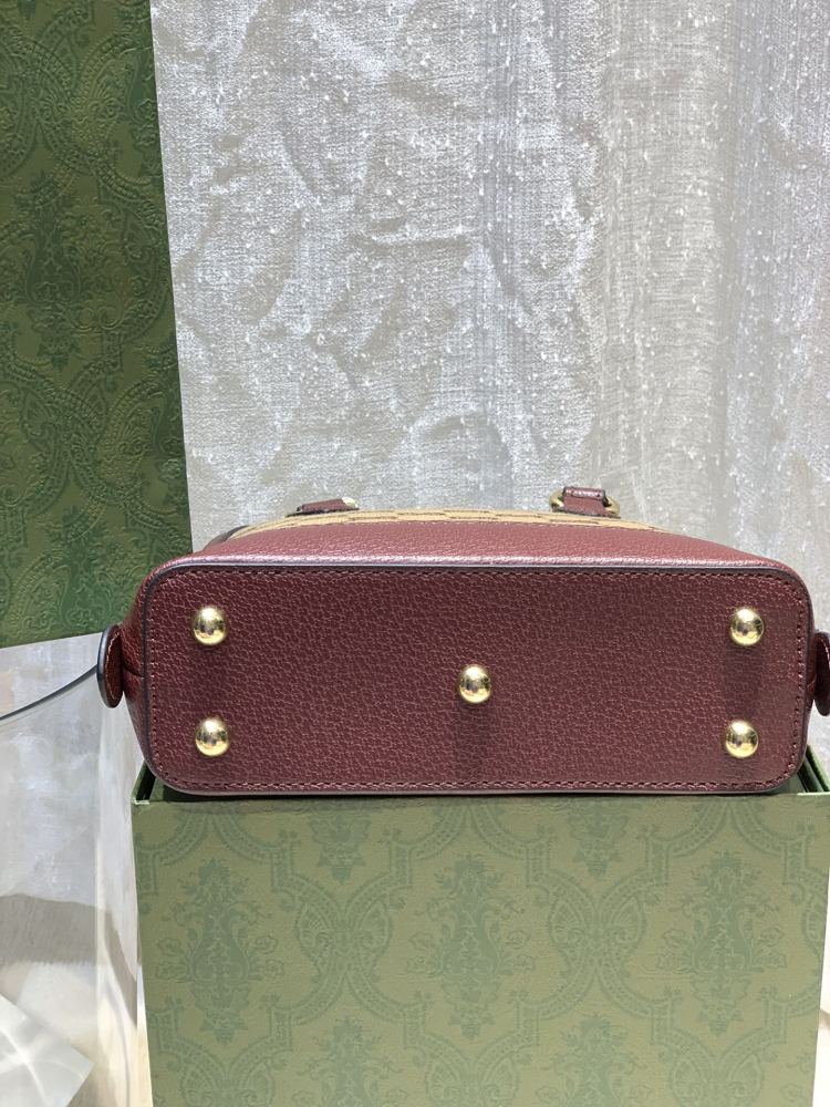 The Gucci Horsebit 1955 mini shell bag is a popular style in the 1955 collection that combines retro charm with modern style.