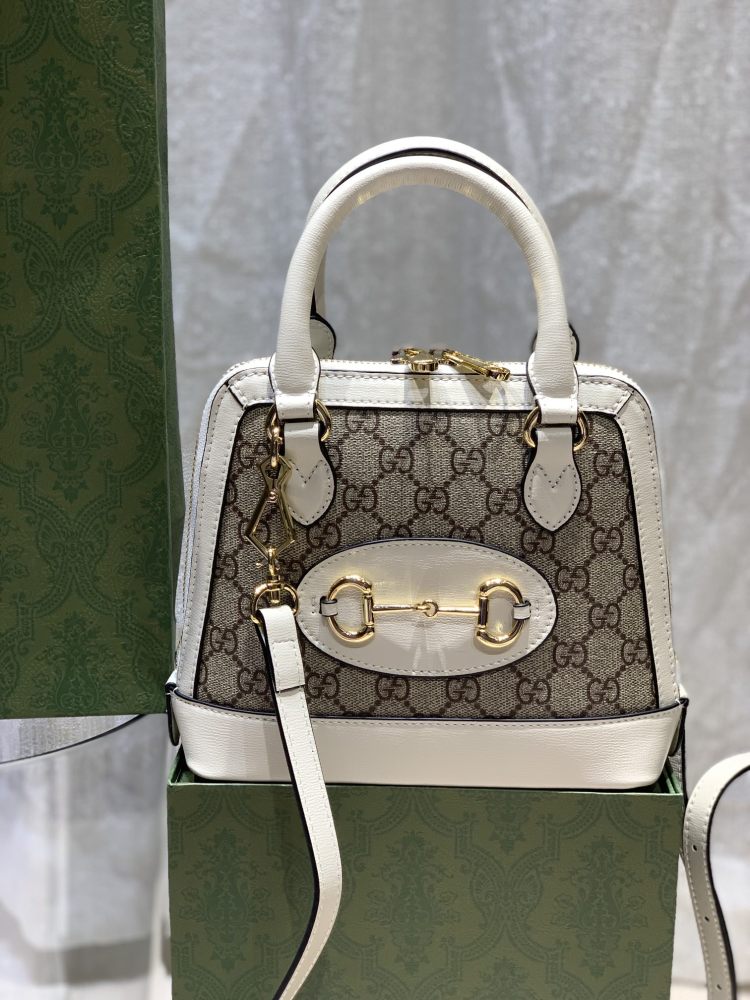 The Gucci Horsebit 1955 mini shell bag is a popular style in the 1955 collection that combines retro and fresh appeal.
