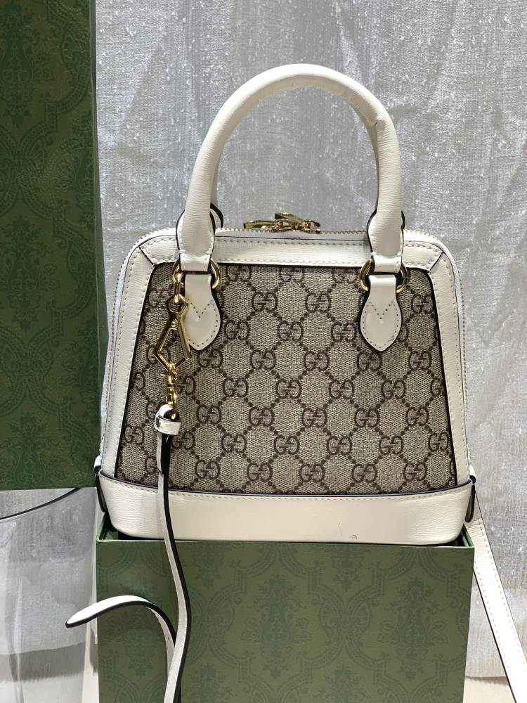 The Gucci Horsebit 1955 mini shell bag is a popular style in the 1955 collection that combines retro and fresh appeal.