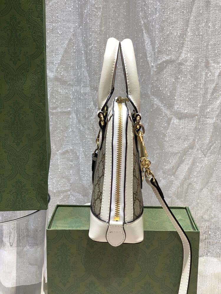 The Gucci Horsebit 1955 mini shell bag is a popular style in the 1955 collection that combines retro and fresh appeal.