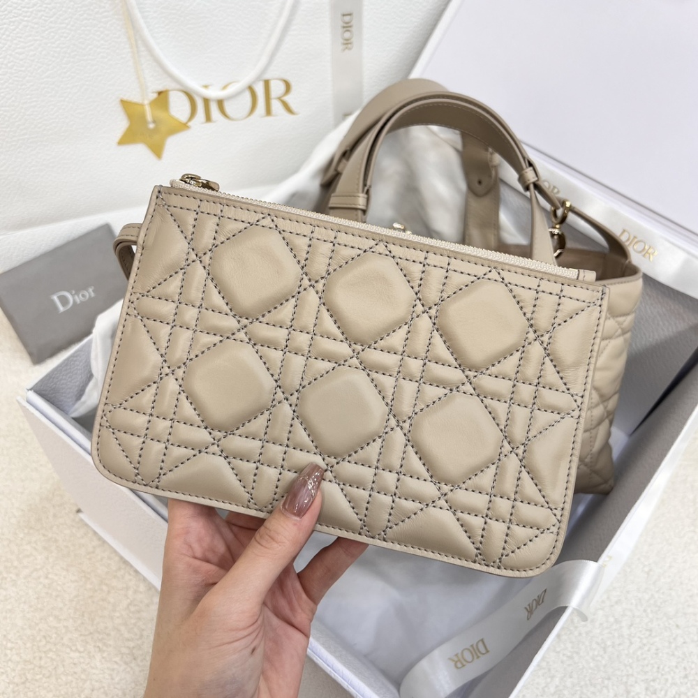 The Dior Toujours small cannage tote bag, affectionately known as the "softer version of the Princess Diana tote," is a popular and gentle workwear style in recent years.