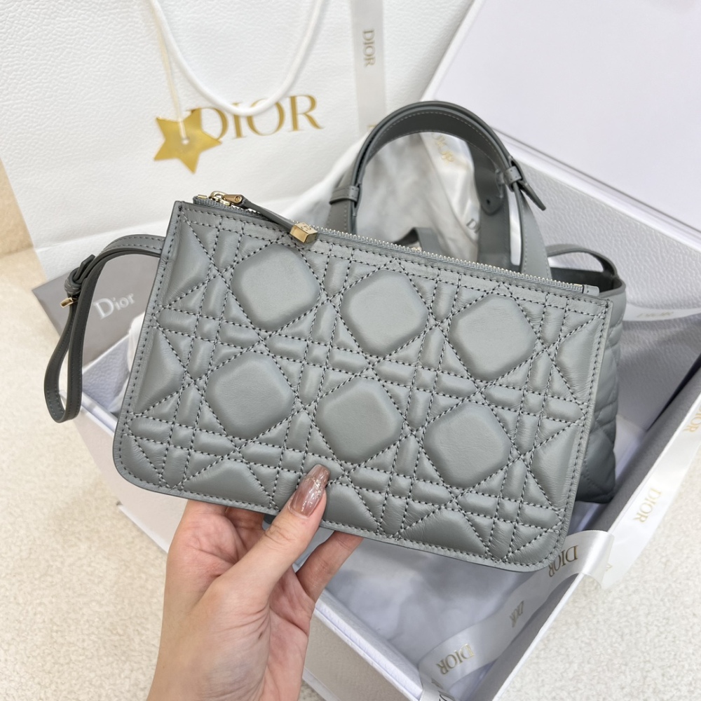 The Dior Toujours small cannage tote bag, affectionately known as the "softer version of the Princess Diana tote," is a popular and gentle workwear style in recent years.