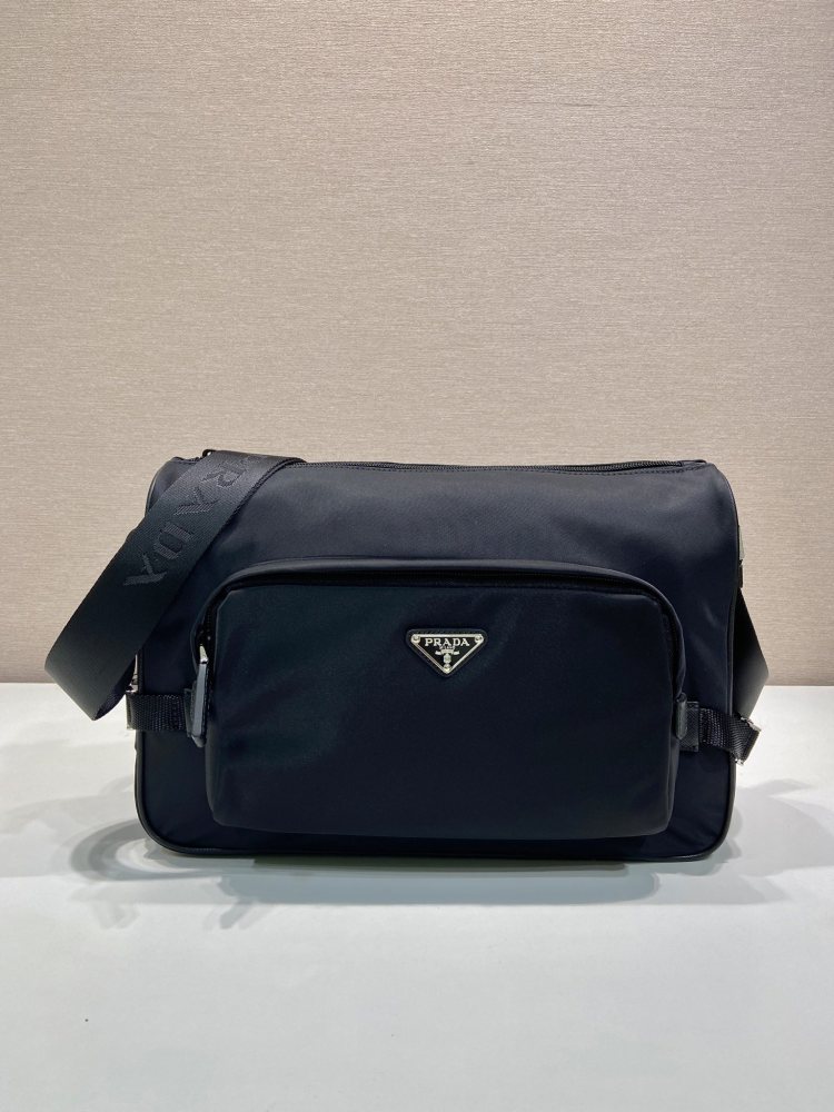 The Prada Re-Nylon messenger bag is also a very popular unisex crossbody bag from Prada in recent years.