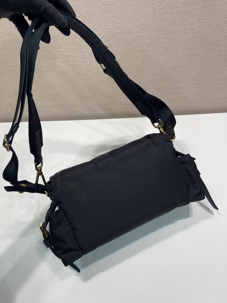 The Prada Re-Nylon flap messenger bag is also a very popular unisex crossbody bag from Prada in recent years.