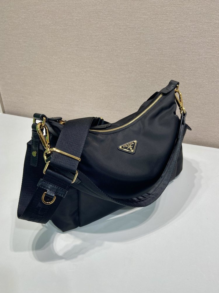 The Prada Re-Nylon Hobo shoulder bag (large/commuter style) is a very popular and practical large bag in recent years.