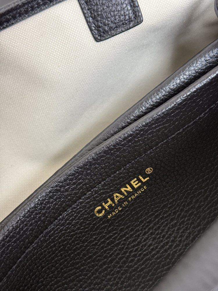 The Chanel caviar leather horizontal long-handled tote bag is a popular commuter style from the Vintage Chanel collection, also known as the "baguette tote".