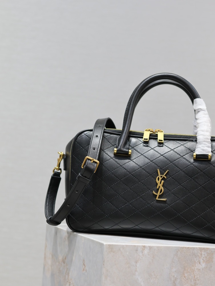 The YSL Saint Laurent quilted Boston handbag is a popular style from the brand in recent years, combining retro and modern elements.