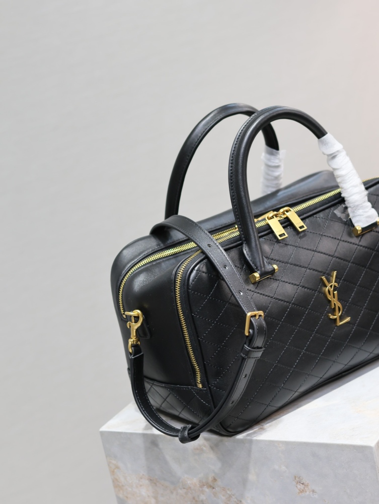 The YSL Saint Laurent quilted Boston handbag is a popular style from the brand in recent years, combining retro and modern elements.