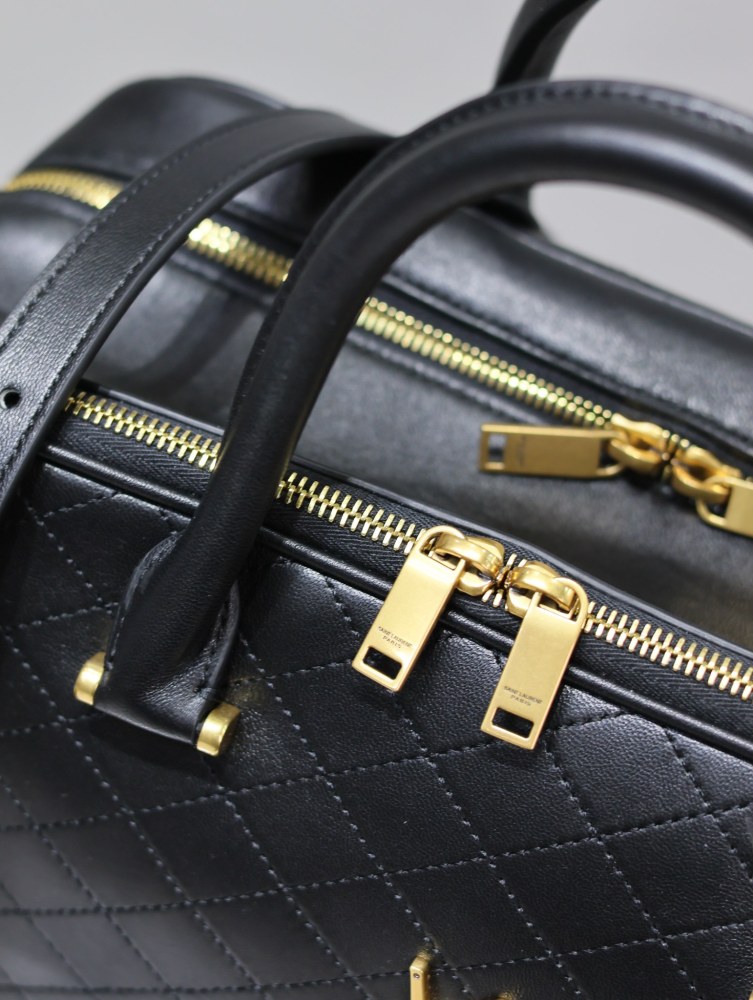 The YSL Saint Laurent quilted Boston handbag is a popular style from the brand in recent years, combining retro and modern elements.