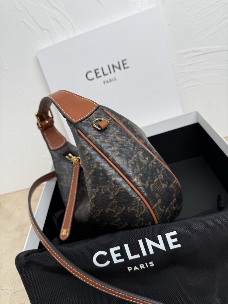 The CELINE Ava Triomphe underarm bag (monogram version with a detachable shoulder strap), also known as the "crescent bag" in monogram, is one of CELINE's most popular styles in recent years.