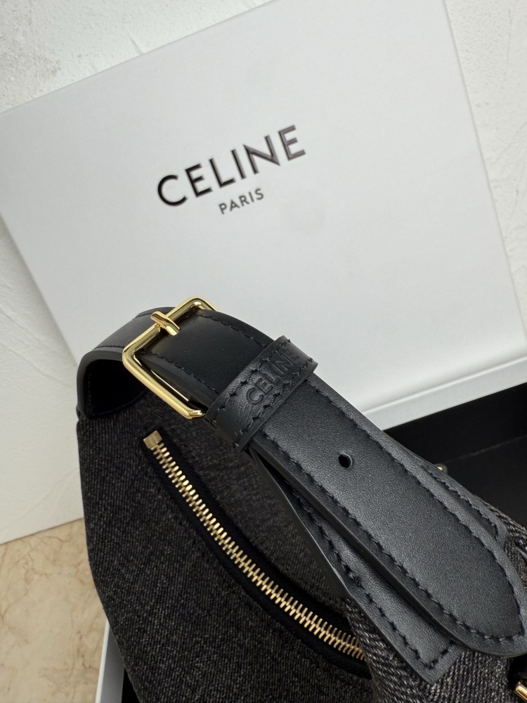 The CELINE Ava series underarm bag (denim/wool version with detachable shoulder strap), also known as the "crescent bag," is a special material version and one of CELINE's most popular styles in recent years.
