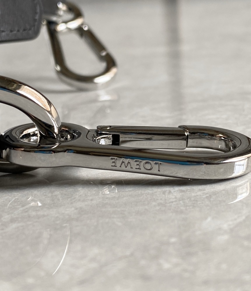 The LOEWE Puzzle Small geometric patchwork handbag—often referred to as the "Puzzle Bag" series—is one of the brand's iconic classics.