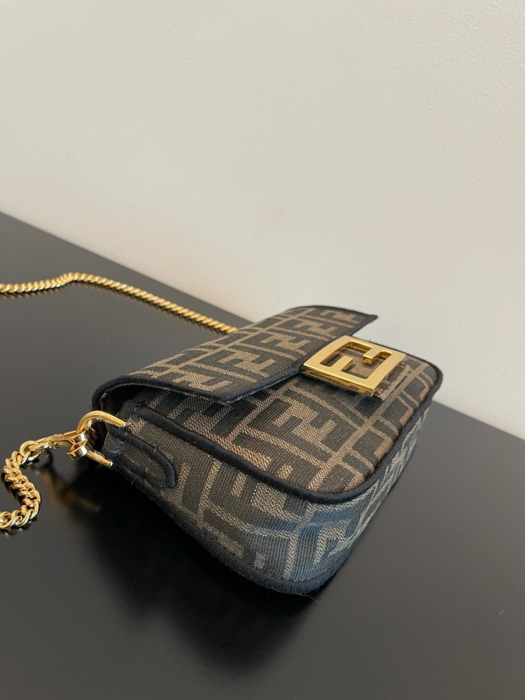 The Fendi classic Baguette bag (FF monogram mini version) is the brand's iconic retro underarm bag.