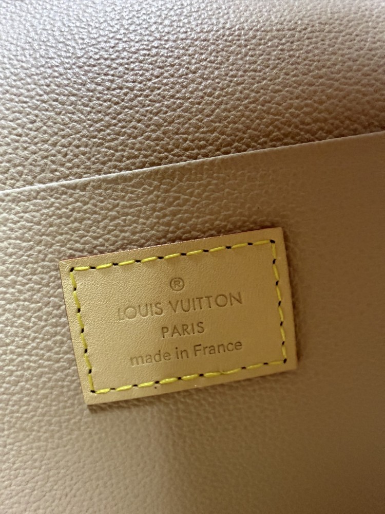 Louis Vuitton Nice BB Small Vanity Case / Handbag, crafted in the brand's classic Monogram canvas.