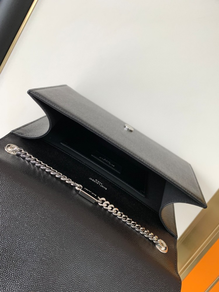 This is the YSL Kate tassel chain bag, made of black caviar leather with silver-tone logo and tassel, suitable for shoulder or crossbody wear.