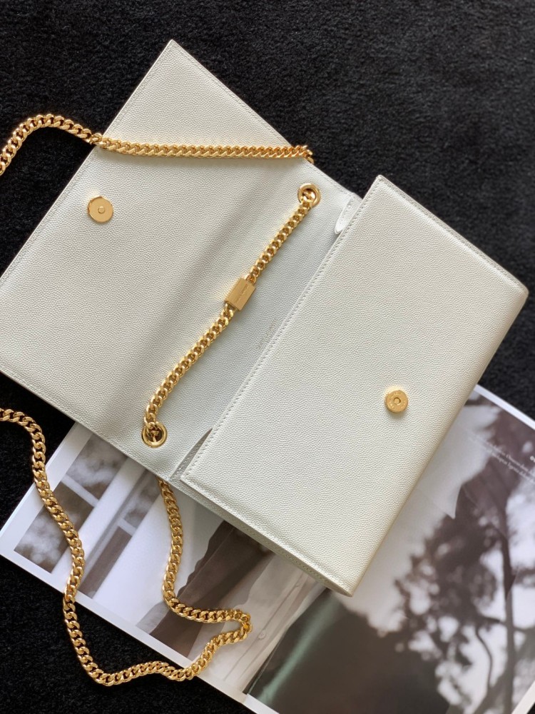 This is the YSL Kate chain bag, made of white caviar leather with gold-tone logo and chain, suitable for shoulder or crossbody wear.