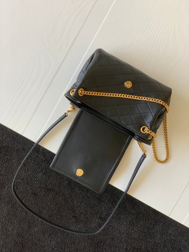This is a quilted chain bag from YSL (Yves Saint Laurent), crafted from soft black leather with a gold-tone metal YSL logo and chain strap. It features a sleek and sophisticated design, suitable for shoulder or crossbody wear.