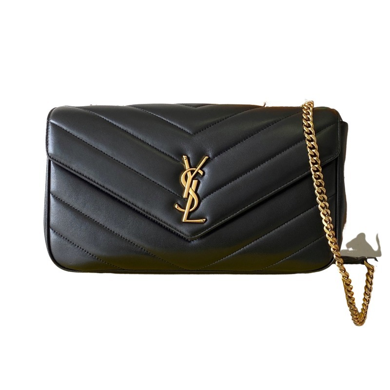 This is a quilted chain bag from YSL, crafted in black lambskin leather with a gold-tone logo and metal chain strap, suitable for shoulder or crossbody wear.