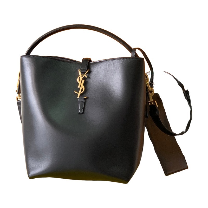 This is a classic shoulder bag from the YSL (Yves Saint Laurent) Kate collection. It is crafted from black pebbled leather, paired with the iconic gold-tone YSL logo and a gold-tone metal chain.