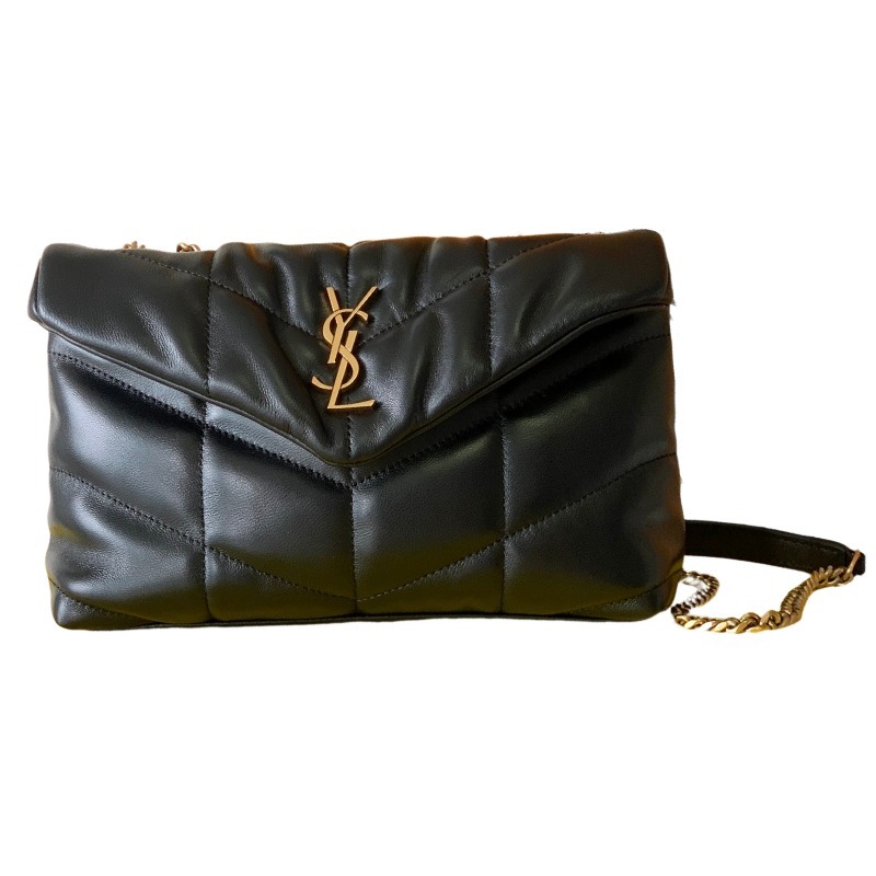 This is the YSL Loulou Puffer quilted bag, made of black lambskin leather, suitable for shoulder or crossbody wear.