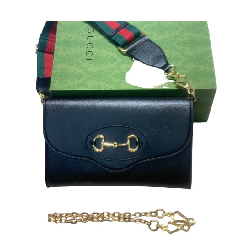 The Gucci Horsebit 1955 series all-leather WOC/clutch is a popular model in the 1955 series that combines retro style with practicality.