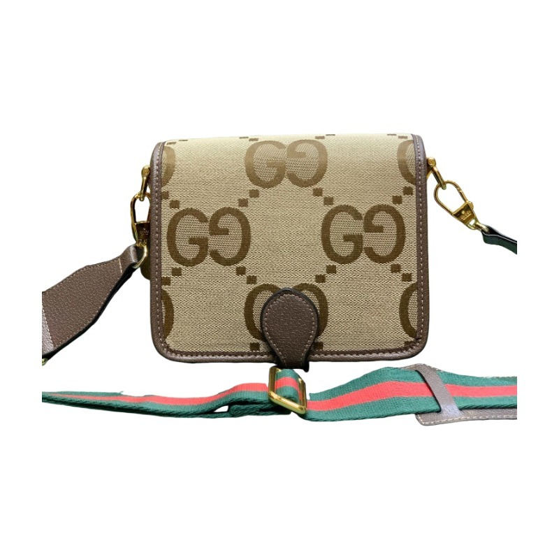 The Gucci Horsebit 1955 series oversized GG monogram saddle bag is a highly recognizable and popular style from the 1955 collection.